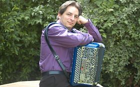 Photo de Accordéoniste de Meaux clavier/chanteur et animateur Vancen Bernard