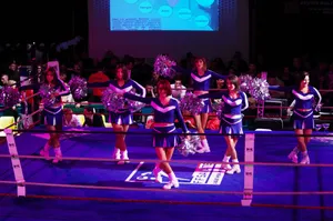 Lolipop danseuses pompom girls professionnelles animation sport combat boxe 