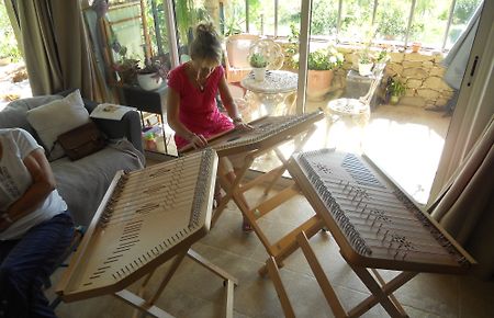 Delfine MacKinnon - musicienne harpe, cornemuse, chanteuse  / SUD