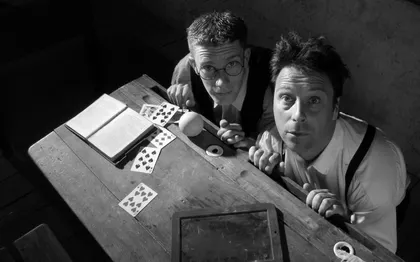 Photo de Voyageurs Egarés | Cirque et magie | Magiciens Jérôme Helfenstein et Claude Brun