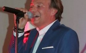 Photo de QUINTESSENCE LES LIENS DU CHANT, Cabaret Chanteur DJ Orchestre, Centre