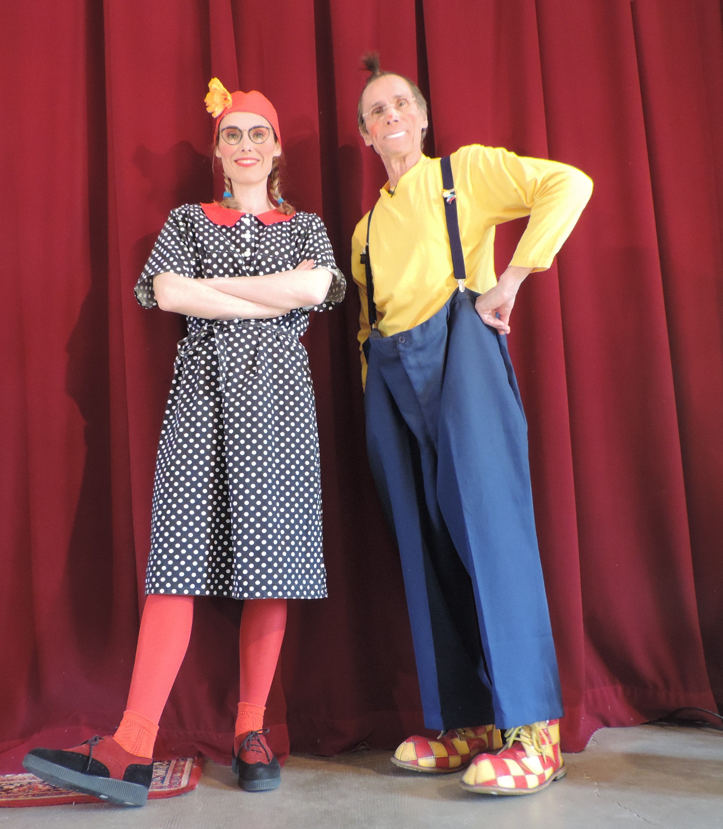spectacle clowns