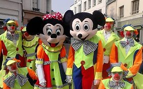 Photo de Spectacle de Rue - Ballons Géants Gonflés à l'hélium