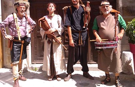 Delfine MacKinnon - musicienne harpe, cornemuse, chanteuse  / SUD