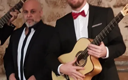Photo de The Color gipsy - Musicien Espagnol du Var - groupe gipsy - guitare 