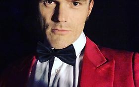chanteur guitariste soirée privée évènementiel Paris Evènementiel Cabaret