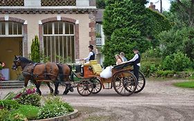 Photo de LES ATTELAGES DE MONTJEAN - LOCATION DE CALECHES - MASSY - ANTONY 