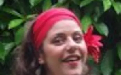 Photo de Julie Brami - comedienne et chanteuse - Paris