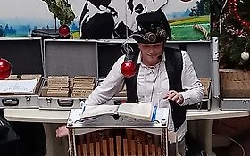 Photo de Dédé le Tourneur - Orgue de barbarie  et chants en Normandie et plus