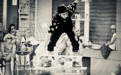 Photo de ContaQuattro: Jonglage, clown, cirque / VENDEE et LOIRE ATLANTIQUE