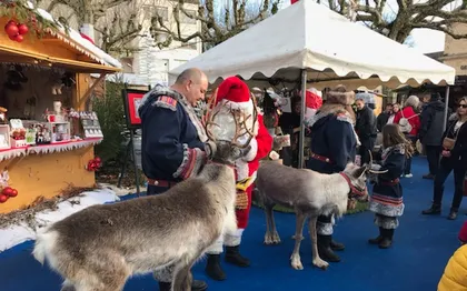 Photo de Rennes du Père Noël - Mariage en calèche - Location d'animaux  / Yonne