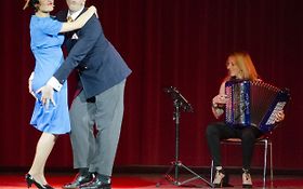 Photo de Retro, Cabaret lyrique, accordéon, guinguette, Opérettes, Marseille