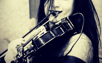 Photo de Lilia kassab violoniste, joueuse de Oud / NICE MONACO