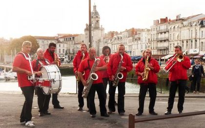 Photo de Nocturn Tapage - Fanfare Jazz - Animation des rues - LA ROCHELLE