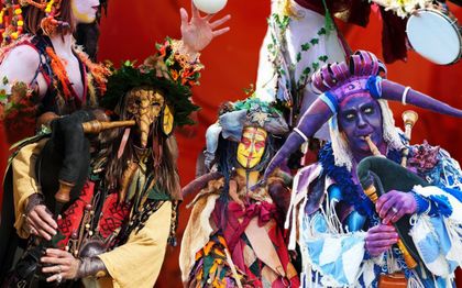Photo de ODHUMLA Musique, danses médiévales -Echassiers - Jongleurs