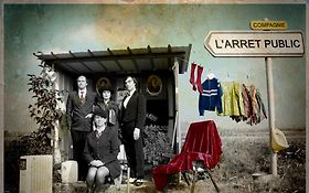 Photo de Compagnie L'Arrêt Public - Théâtre de Rue - CLERMONT FERRAND
