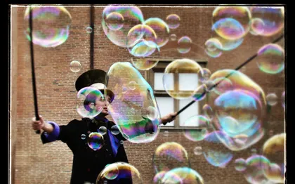 Photo de Spectacle de Bulles de Savon - le Savonnier Artiste Bulleur BORDEAUX 