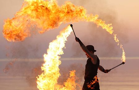 Cie Trobairiz / Sud-Ouest : Spectacle Enfants, Echassier, Clown, Feu..