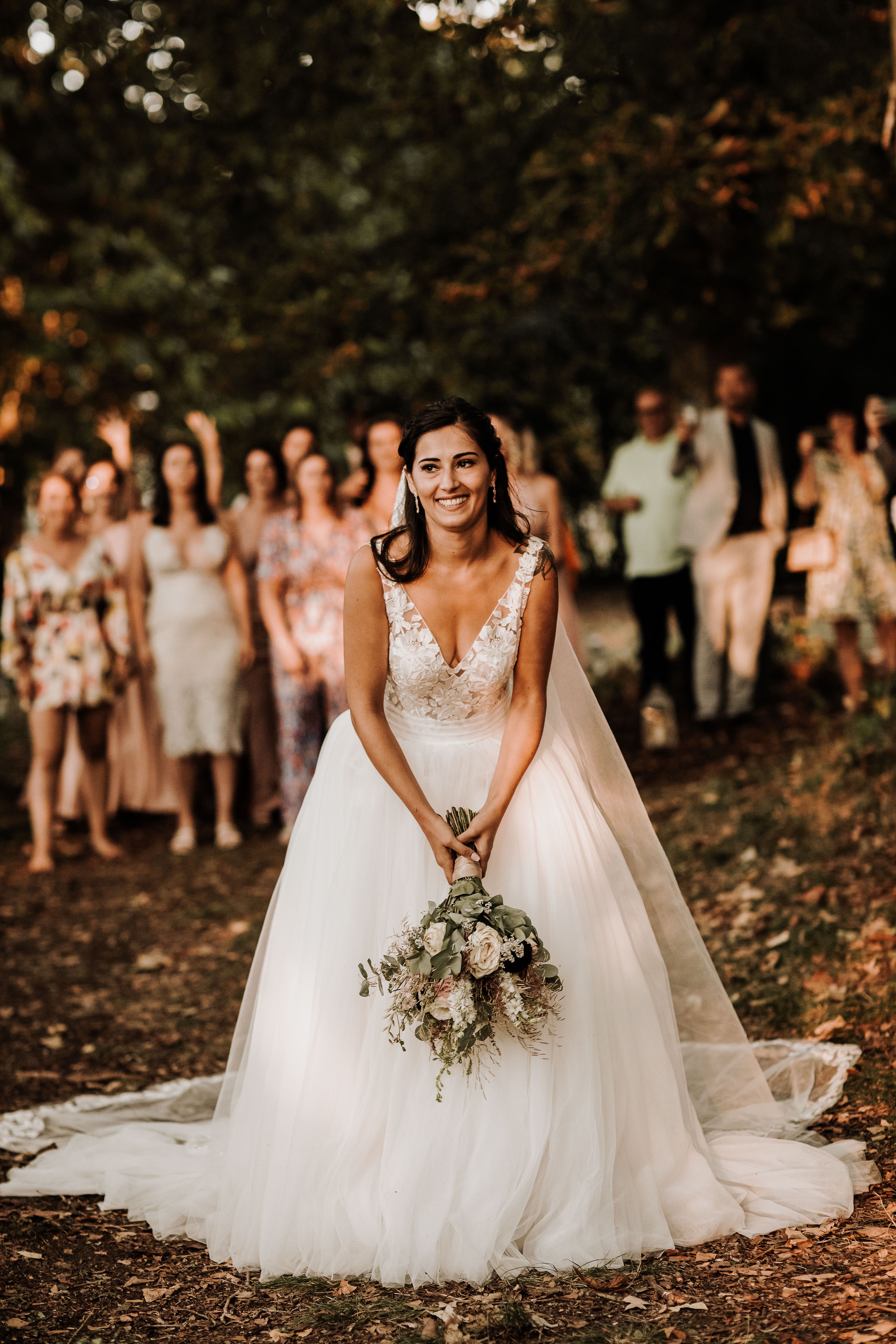 photographe-mariage-paris-lancé-bouquet