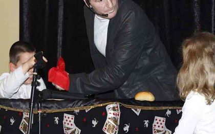 Photo de artsmagie.com - Magicien - Clown - Cirque  de rue - 