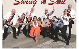 Photo de Swing'n'Soul - Orchestre Swing, spectacle de rue - Nîmes