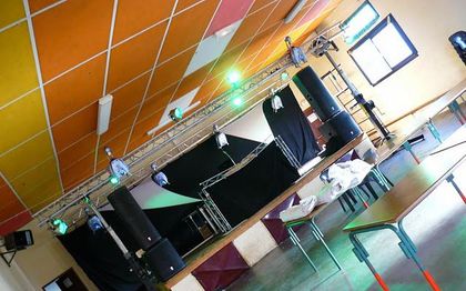Photo de Société de sonorisation et éclairage - Orthez - Pau - Bayonne - Podium Insomnia
