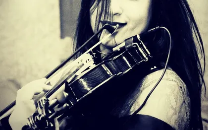 Photo de Lilia kassab violoniste, joueuse de Oud / NICE MONACO
