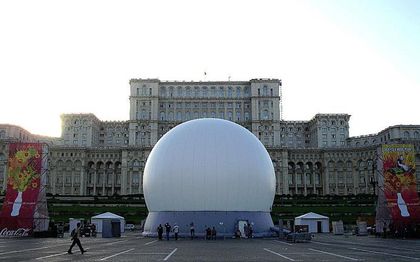 Photo de GEOME - SOCIETE DE LOCATION DE STRUCTURES GONFLABLES PERSONNALISEES - PARIS