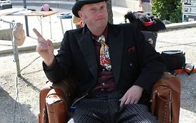Photo de Tampilipe - clown jongleur, dompteur de ballons, magicien, cracheur de feu, ... suisse 