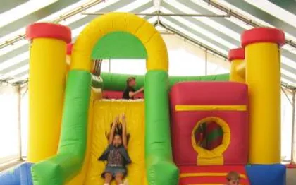 Photo de Play and jump Structures Gonflables Animations Midi-Pyrénées 