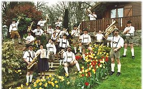 Photo de ORCHESTRE BAVAROIS BAYERN KAPELLE / LA CHAPELLE HEULIN
