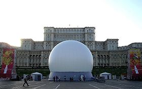 Photo de GEOME - SOCIETE DE LOCATION DE STRUCTURES GONFLABLES PERSONNALISEES - PARIS
