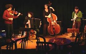 Photo de Veronique Mula - Saxophoniste Jazz et son Quartet Féminin -  ST MARTIN DE CASTILLON