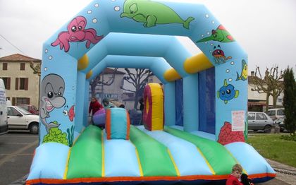 Photo de Garys Animation: Chateaux gonflables, taureau mécanique - La Rochelle