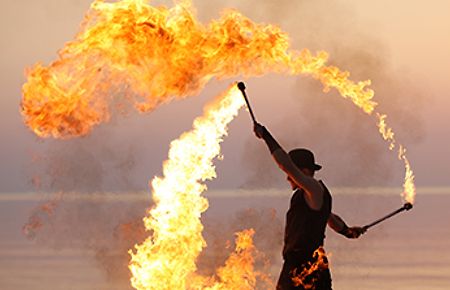 Cie Trobairiz / Sud-Ouest : Spectacle Enfants, Echassier, Clown, Feu..