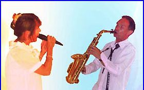 Photo de SAXOPHONISTE CHRIS DANIEL et REGINA CHANTEUSE - DUO MUSICAL - PARIS