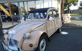 Photo de location de 2cv : voitures de collection / Ville de Prat