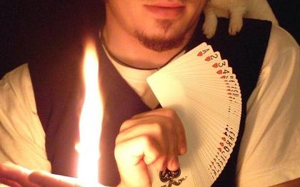 Photo de Magicien Gabko - Close up - Télékinésie - Grande Illusion - Scène