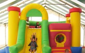 Photo de Play and jump Structures Gonflables Animations Midi-Pyrénées 
