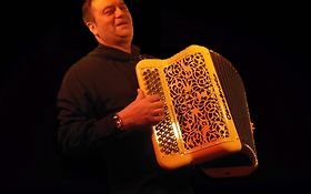 Photo de ARMEL MAILLY  ACCORDEONISTE PROFESSIONNEL MUSETTE VARIETE NORMANDIE