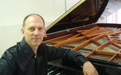 Photo de Pianiste Concertiste Classique Bernachon Frédéric (association Fugue en Musique) - NICE