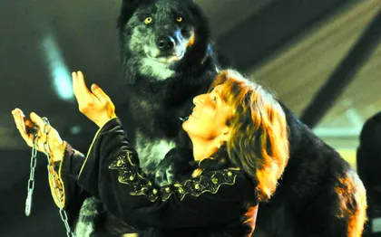 Photo de AITAWAK Spectacle d'OURS & de LOUPS - Spectacles EQUESTRES