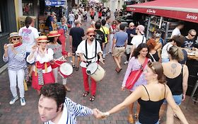 DANSE DE RUE AVEC LE PUBLIC-ST LOUIS A SETE
