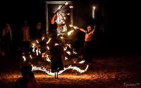 Photo de Compagnie Kanahi - Echassiers - Jongleurs - Cracheurs de Feu