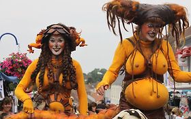Photo de ECHASSIERS FANTASTIQUES - CIE BUGEL NOZ  - Ille et Vilaine