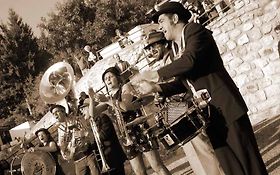 Photo de La Fanfare de la Famiglia SAKAZIC - Aubenas - Vals les Bains - ARDECHE