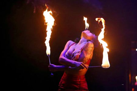 Stripteaseur, Stripteaseuse, Robot Led, Cracheur de feu, Limousine