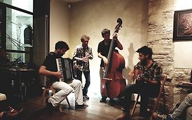 Photo de Musique klezmer/balkan "quintet de pioche" / Vaucluse