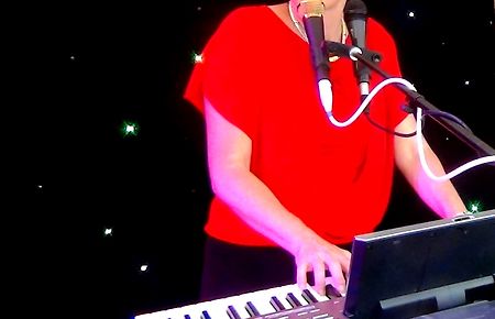 Musicienne chanteuse DJ / ENTRAIGUES SUR LA SORGUE