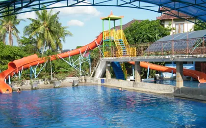 Photo de Kolam Renang Bethesda - Restaurant, fishing pool, catering, and Event Venue - Canggu Kuta Utara